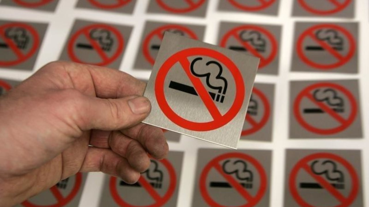 Yeni Zelanda, 2008'den sonra doğanlara sigara satışını yasakladı