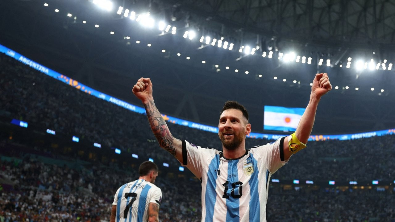 Dünya Kupası finali öncesi Bursa'da Lionel Messi hayrına lokma dağıttı
