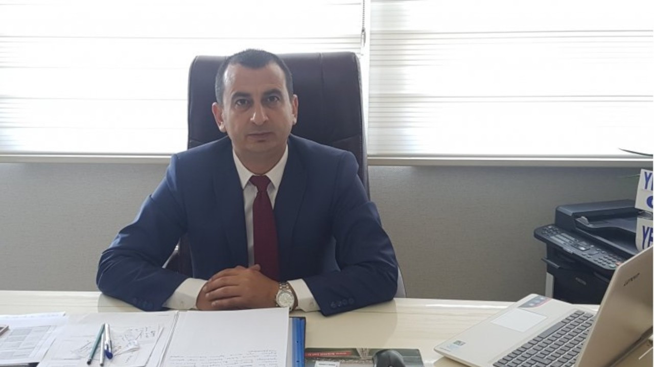 Diyarbakır’da mahkeme kararı ile dönen müdür bir gün mesai yaptı