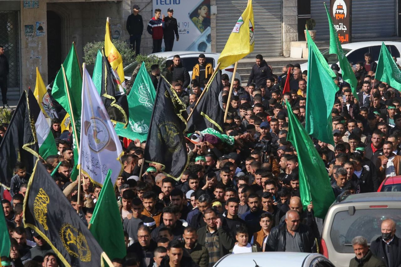 Batı Şeria'da öldürülen Filistinli genç defnedildi - Sayfa 1