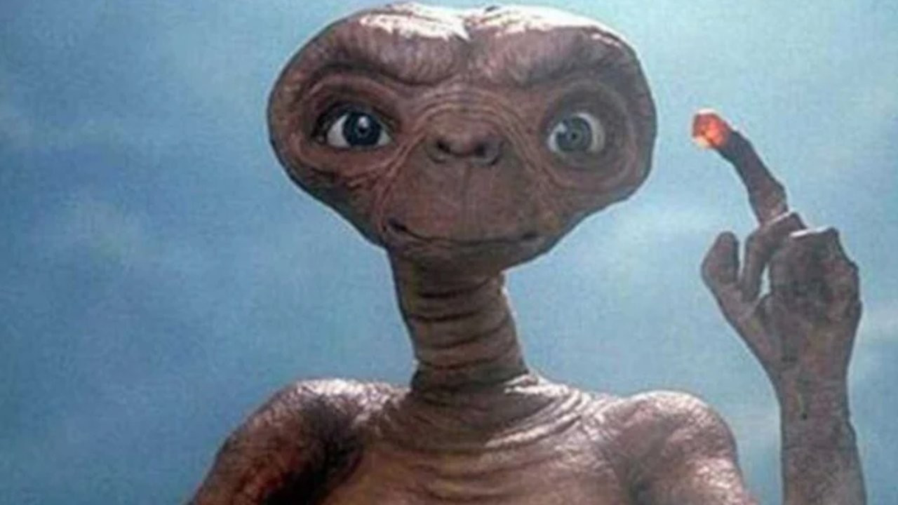 'E.T.'nin orijinal modeli açık artırmada satıldı