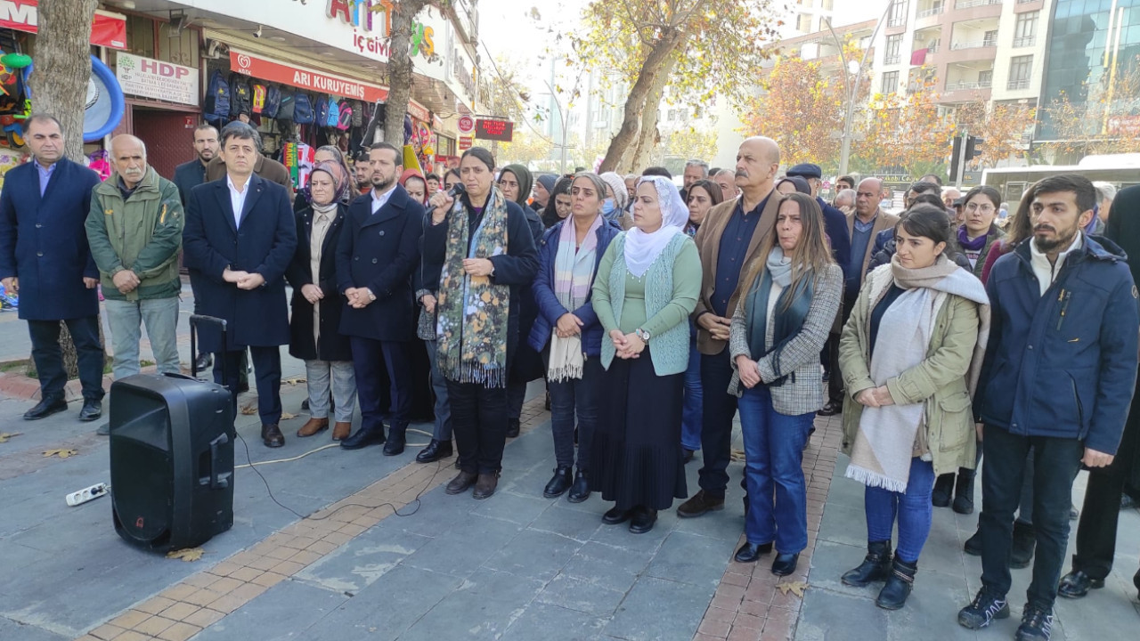 HDP Batman Paris’teki saldırıyı protesto etti