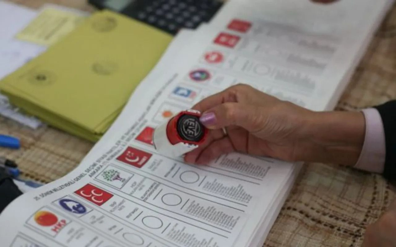 Seçim anketi: HDP 'Altılı Masa' derse Cumhur İttifakı 14 puan geride - Sayfa 1