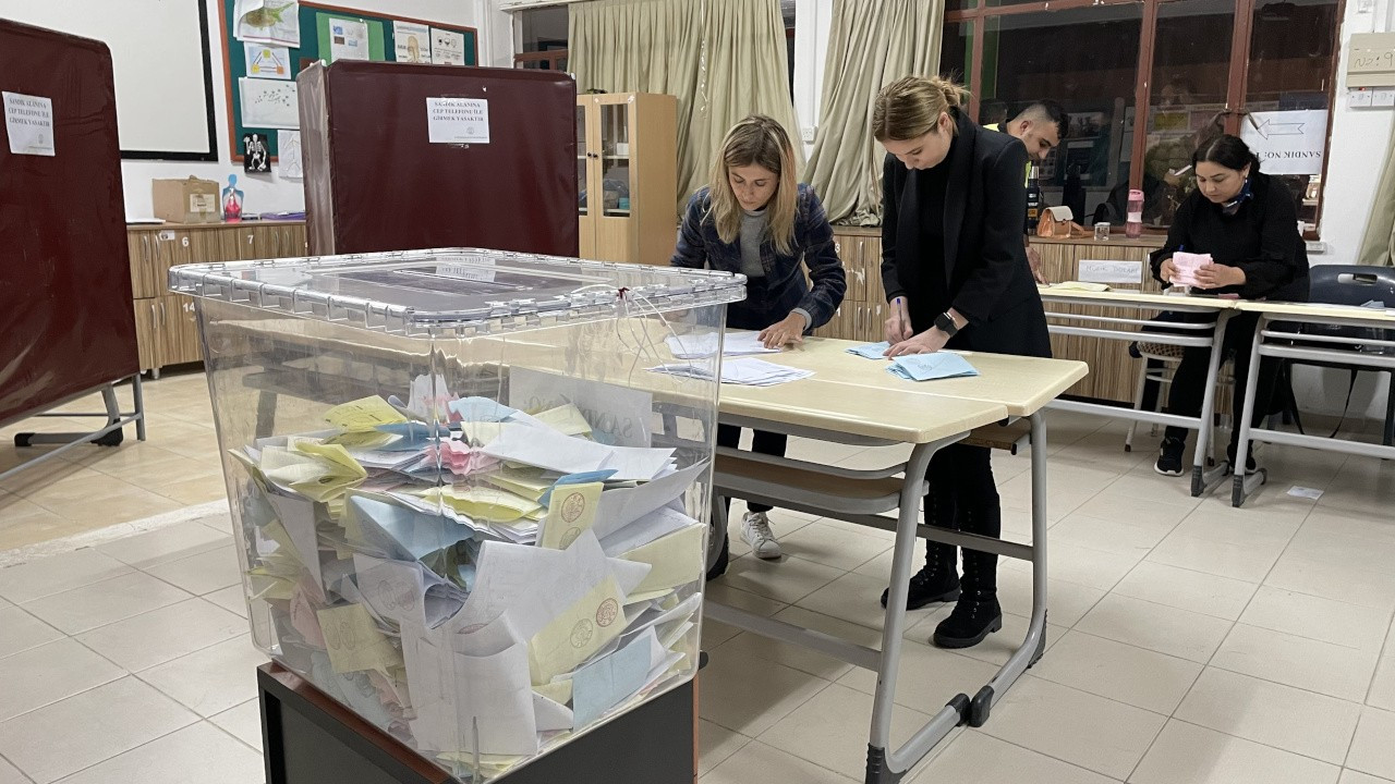 Kuzey Kıbrıs'ta seçim yorumları: 'Uyarı mesajı verildi'