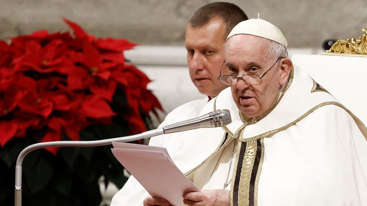 Vatikan'da Noel kutlamaları: Papa, aç gözlülüğü ve savaşları kınadı