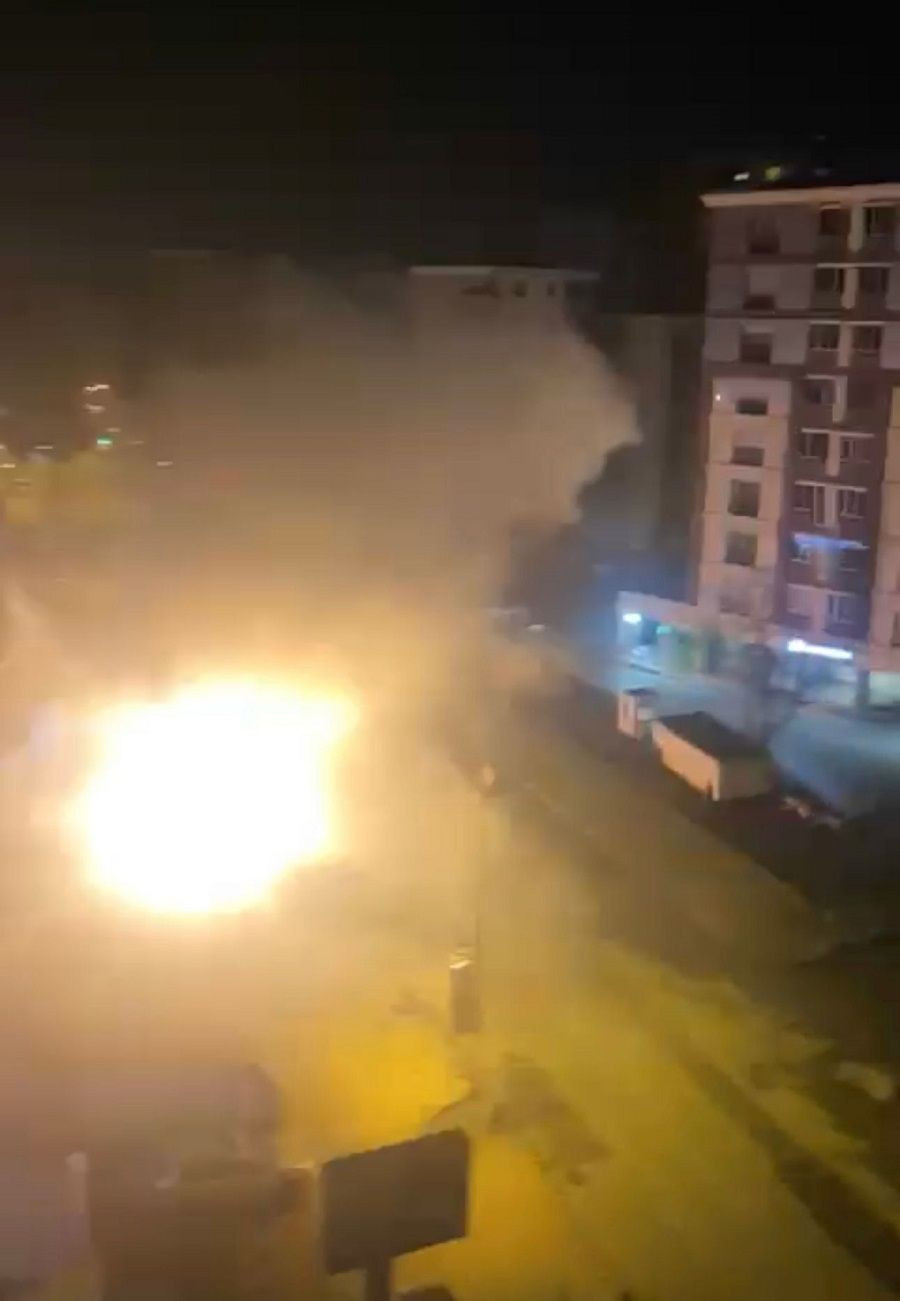 Kadıköy'de korkutan patlama: Yeraltı kabloları yandı - Sayfa 2