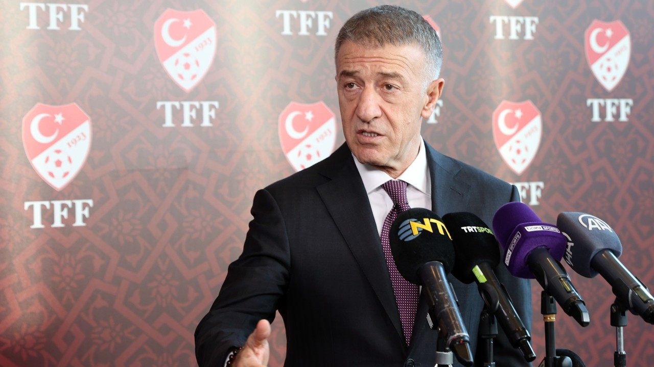 Ahmet Ağaoğlu: Dibe vurmuş bir Türk futbolundan bahsediyoruz
