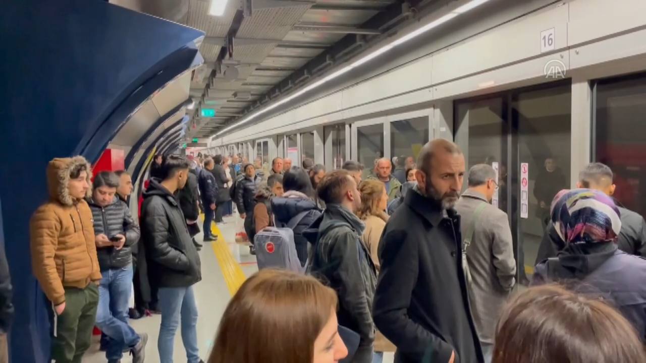 Mecidiyeköy-Mahmutbey Metro Hattı'nda arıza