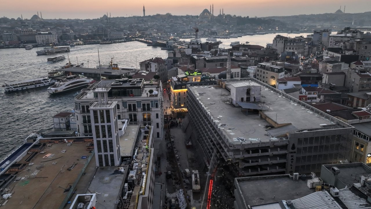 İstanbul'un ilk katlı otoparkı yıkılıyor