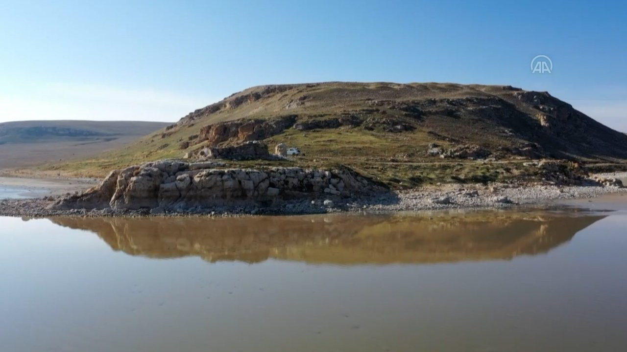 Van Gölü çekildi, Urartulara ait tapınma alanı ortaya çıktı