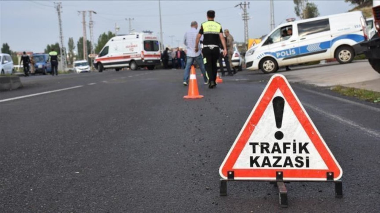 Uşak'ta trafik kazası: 1 ölü, 4 yaralı