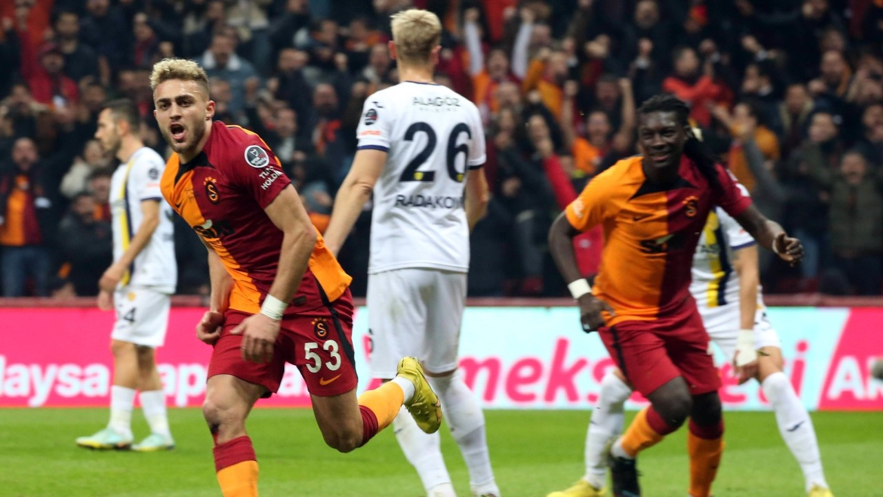 Galatasaray yeniden liderlik koltuğunda: 2-1