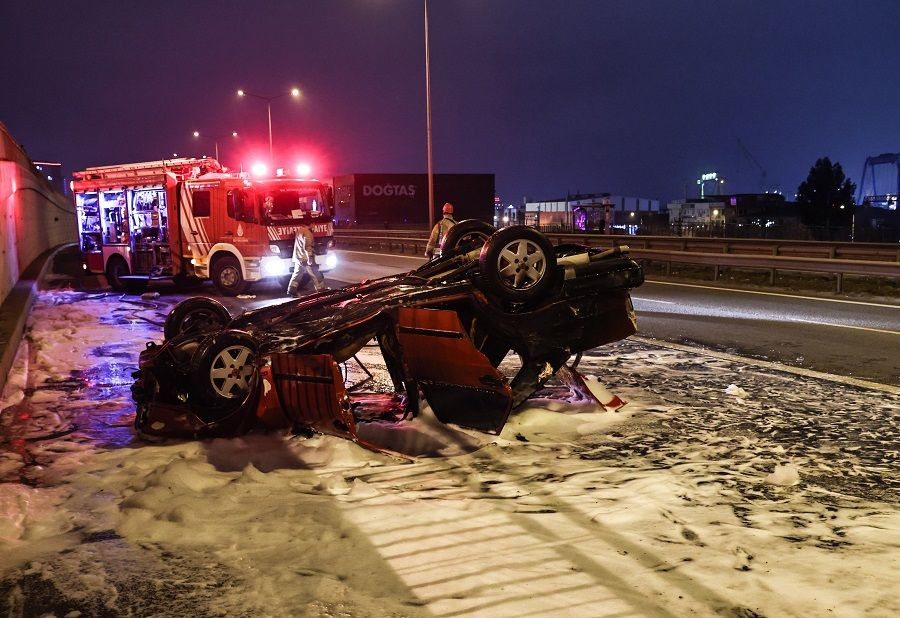 Pendik’te takla atan otomobil yandı: 4 kişi yaralandı - Sayfa 2