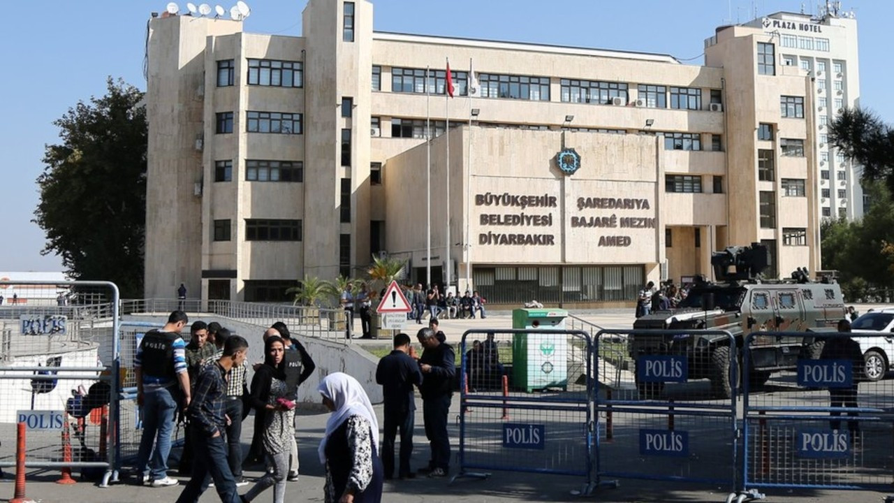 Diyarbakır Belediyesi çalıştırdığı personele ‘güvenlik soruşturması’ yaptı