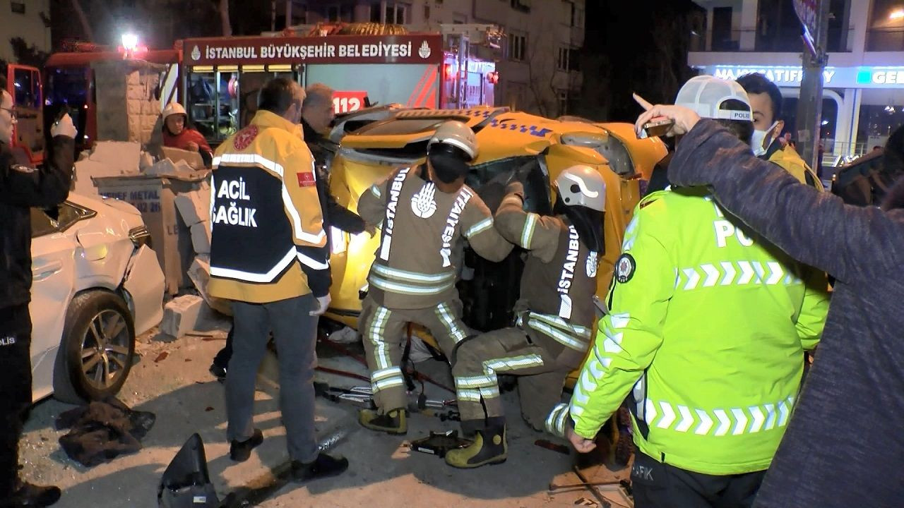 Kadıköy’de taksi takla attı: 3’ü ağır 4 yaralı - Sayfa 2