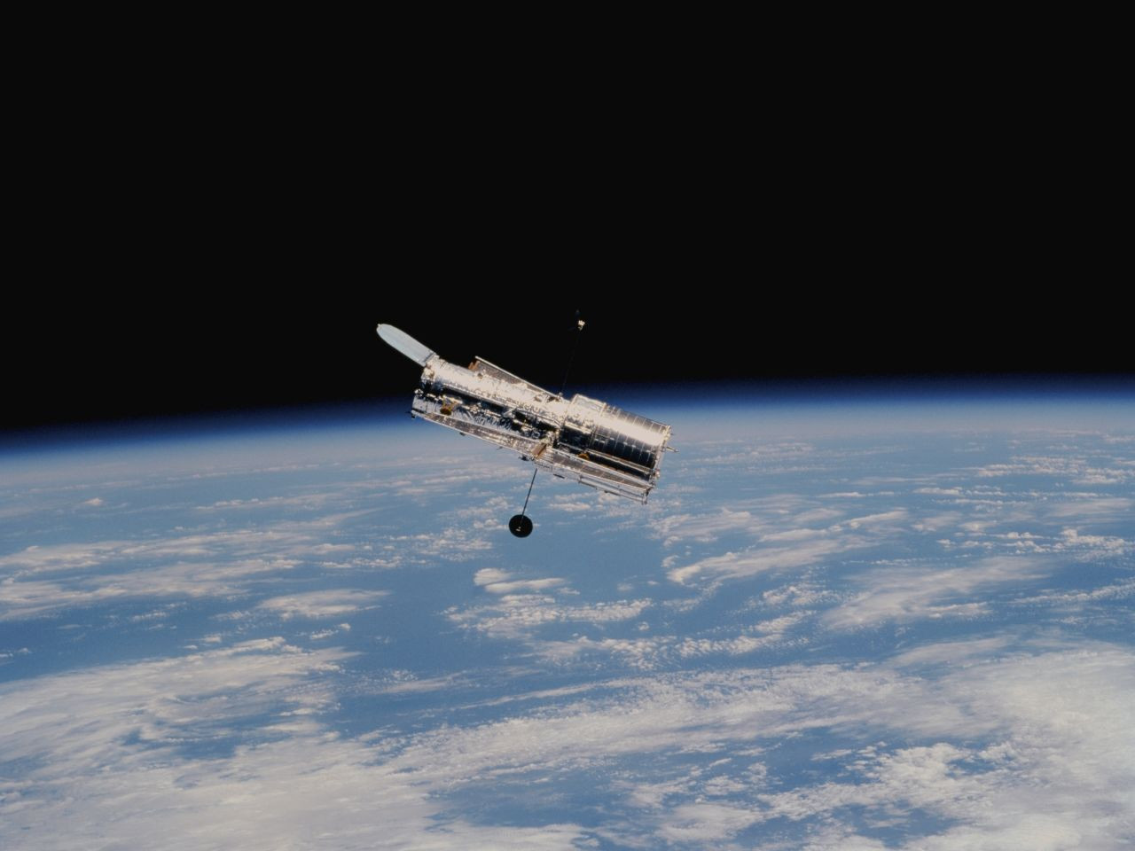NASA'nın yıllar önce fırlattığı uydu Dünya'ya düşmek üzere - Sayfa 1