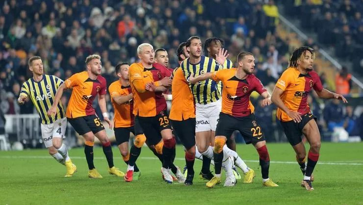 Spor yazarları Galatasaray-Fenerbahçe derbisini yorumladı - Sayfa 1