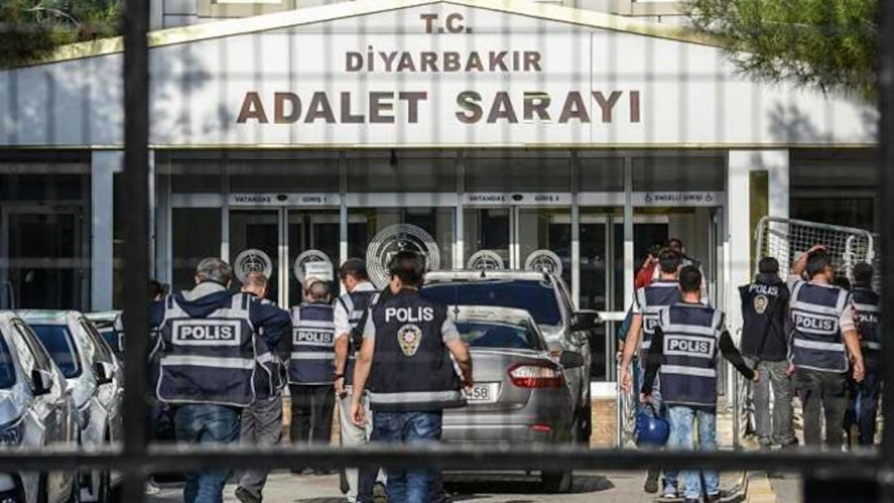 Diyarbakır’da dört mahkeme başkanı düz hakim yapıldı