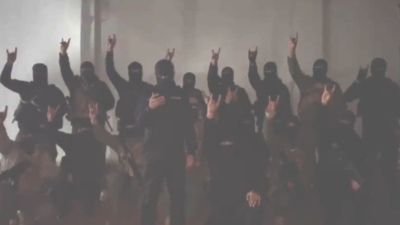 Silahlı, kar maskeli gruptan, Çakıcı'ya tekbirli destek videosu