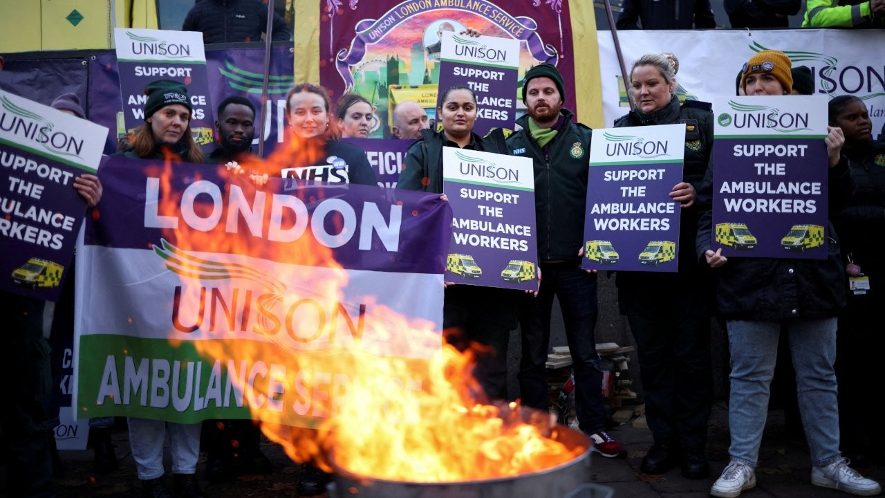 İngiltere'de grev karşıtı tasarı parlamentoda: 'İşçi haklarına saldırı'
