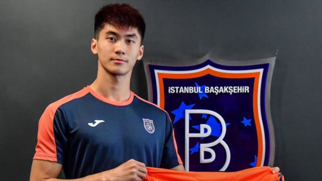 Süper Lig'in ilk Çinli oyuncusu: Başakşehir, Shaocong Wu'yu transfer etti