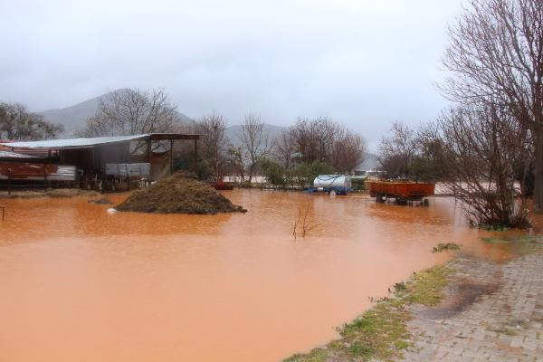 Burdur'da şiddetli yağış: Evler ve tarım arazileri su altında kaldı - Sayfa 2