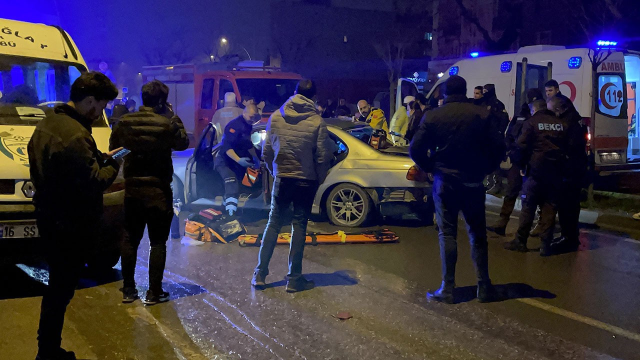 Polisten kaçarken minibüse çarptı: 1 kişi öldü, 4 kişi yaralandı