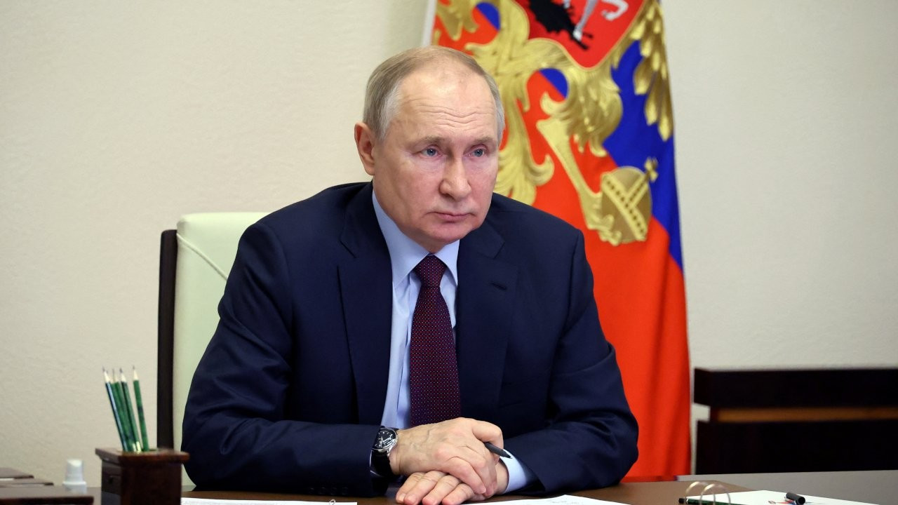 Putin: Batılı istihbaratçıların eylemlerine karşılık vermeliyiz