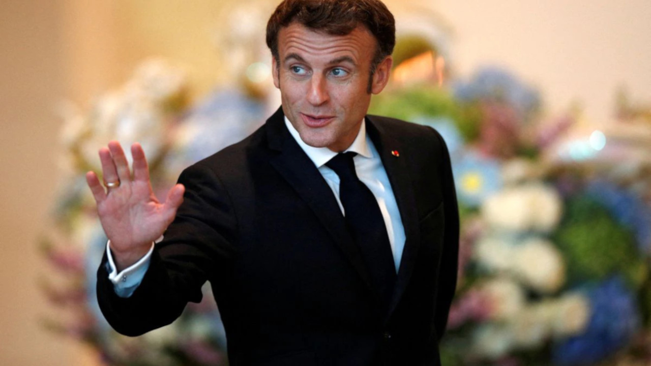 Fransa Cumhurbaşkanı Macron: Cezayir'den af dilemek zorunda değilim