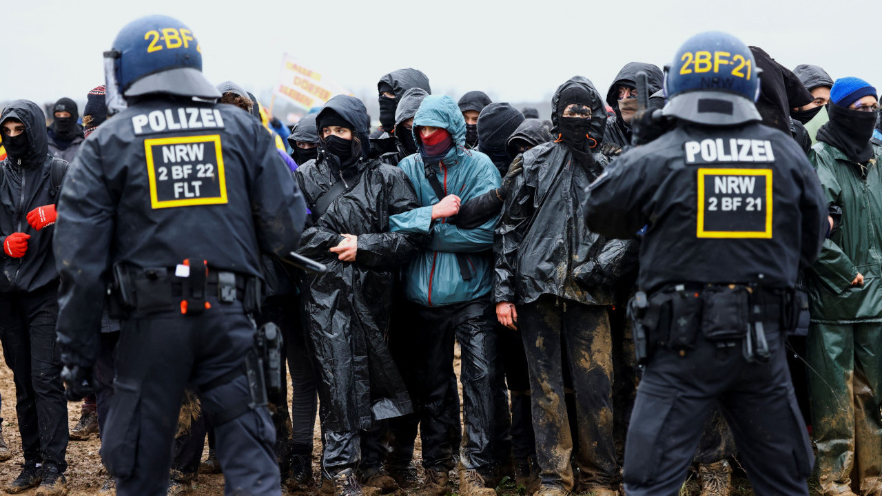 Almanya'da maden protestosuna destek: 35 bin kişi toplandı