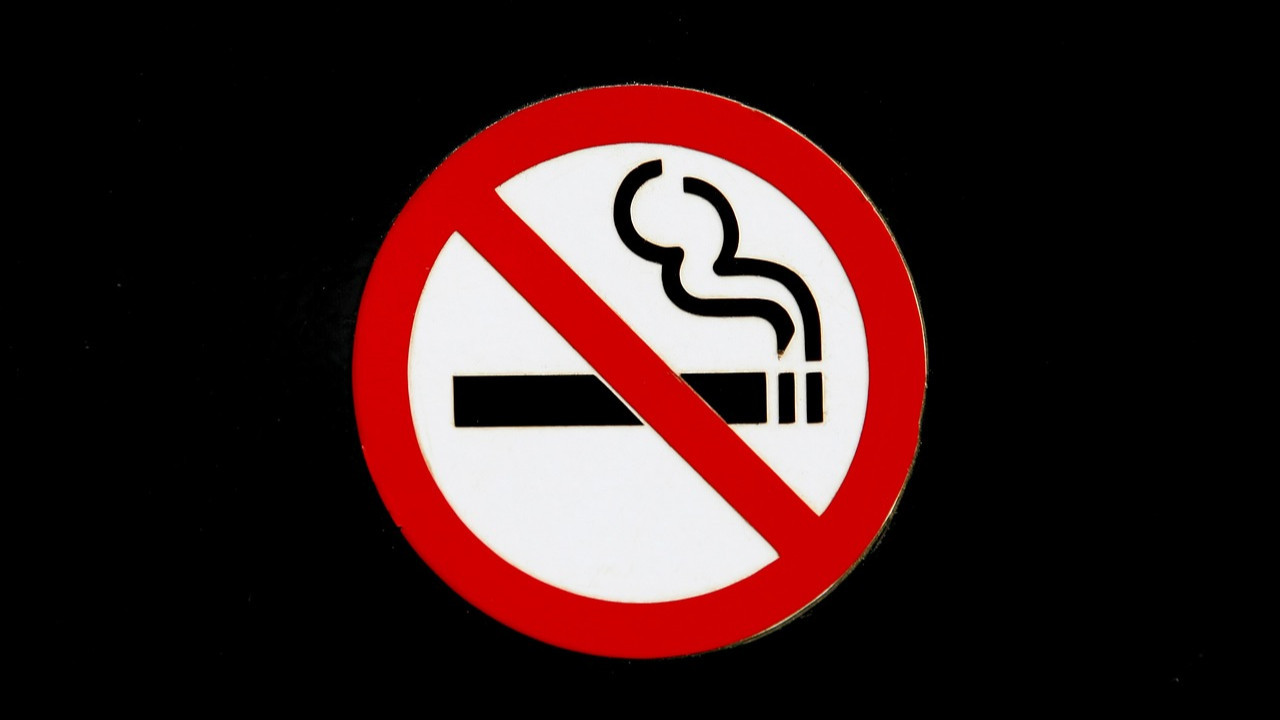Meksika'da kamusal alanlarda sigara içme yasağı