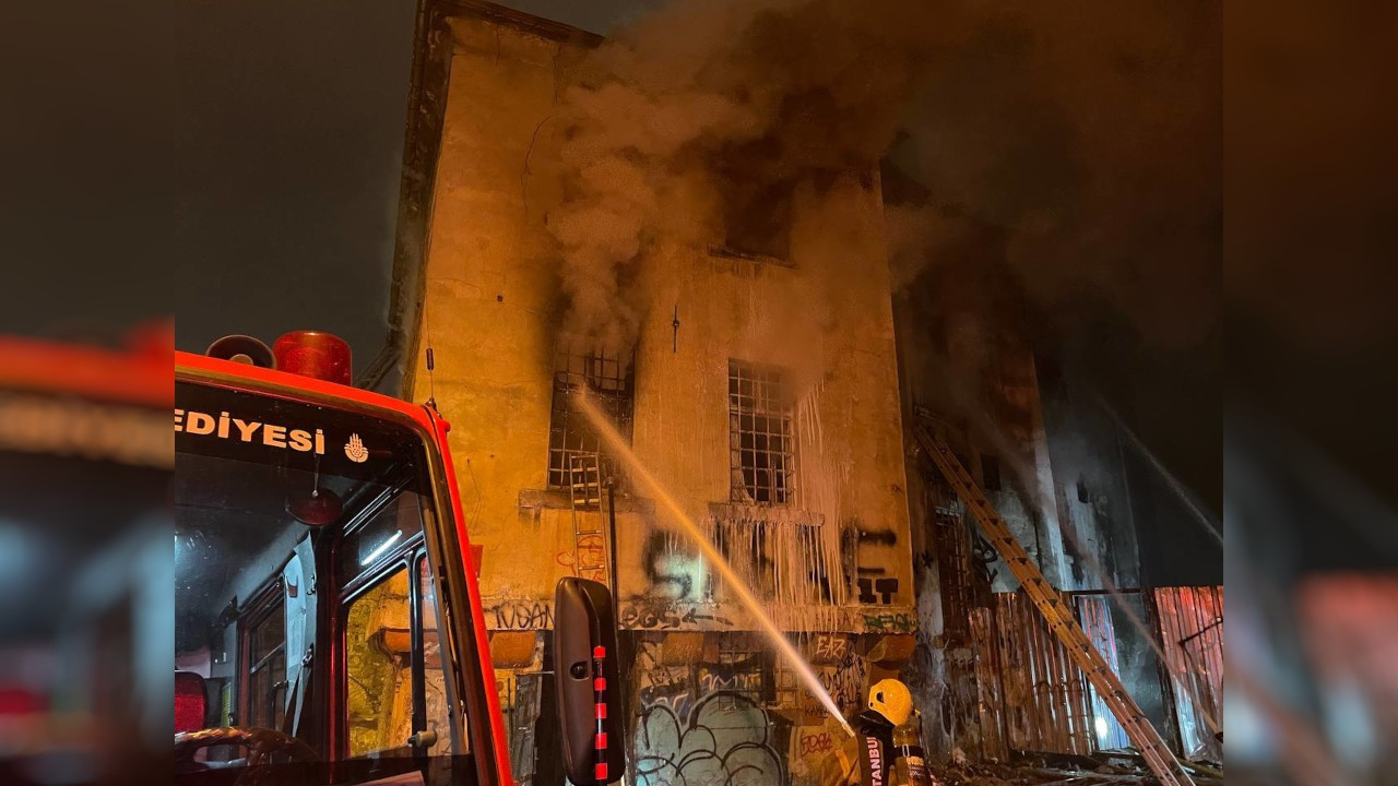 Karaköy'deki Surp Pırgiç Ermeni Kilisesi'nde yangın: 2 ölü, 2 yaralı