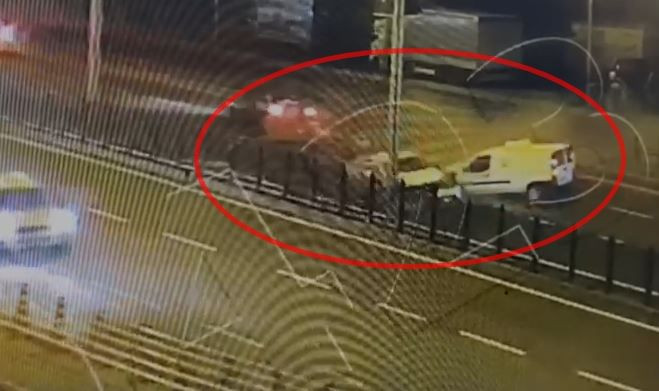 Diyarbakır'da otomobil bariyerleri aşıp iki araca çarptı: 1 polis hayatını kaybetti, 5 yaralı - Sayfa 3