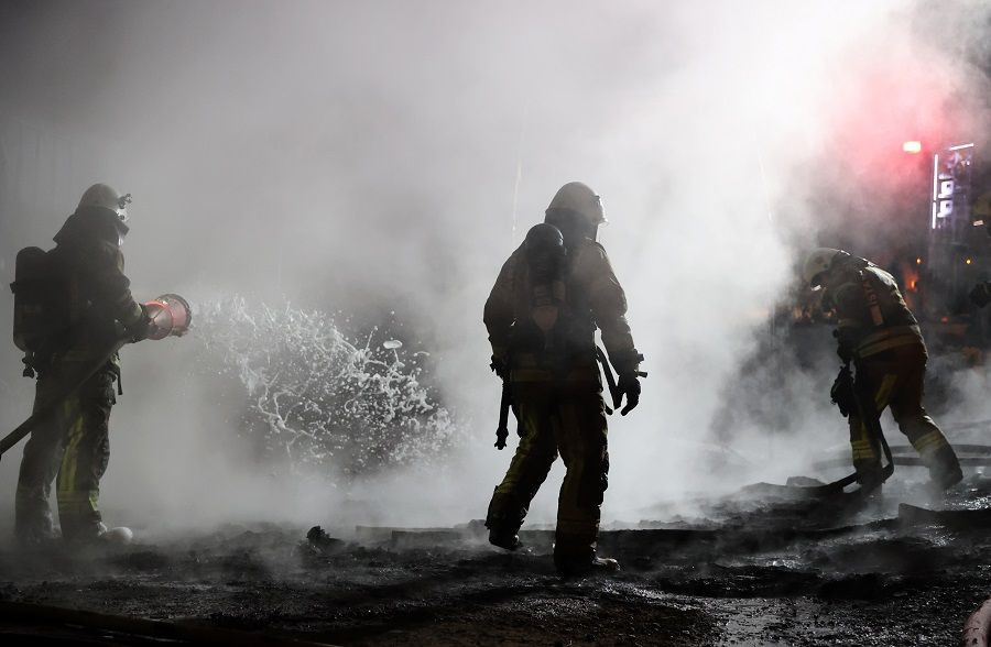 Tuzla'da depoda başlayan yangın seralara sıçradı - Sayfa 2