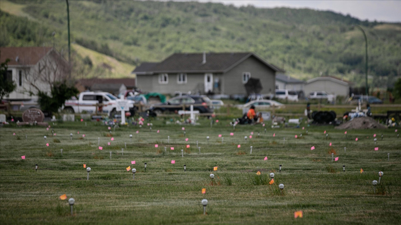 Kanada'da kilise okulunda araştırma: 66 çocuk mezarı bulundu
