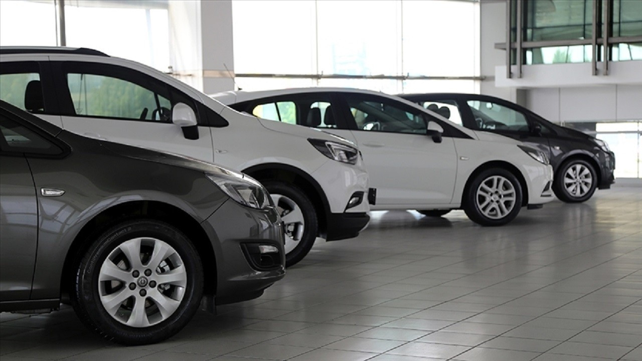 Otomobil fiyatlarına kur zammı: Bazı markalar 100 bin lira artırdı
