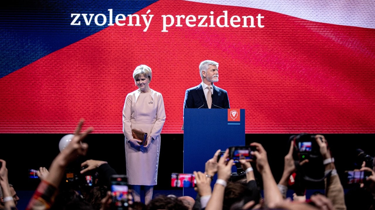 Çekya'da cumhurbaşkanlığı seçimini eski Genelkurmay Başkanı Pavel kazandı