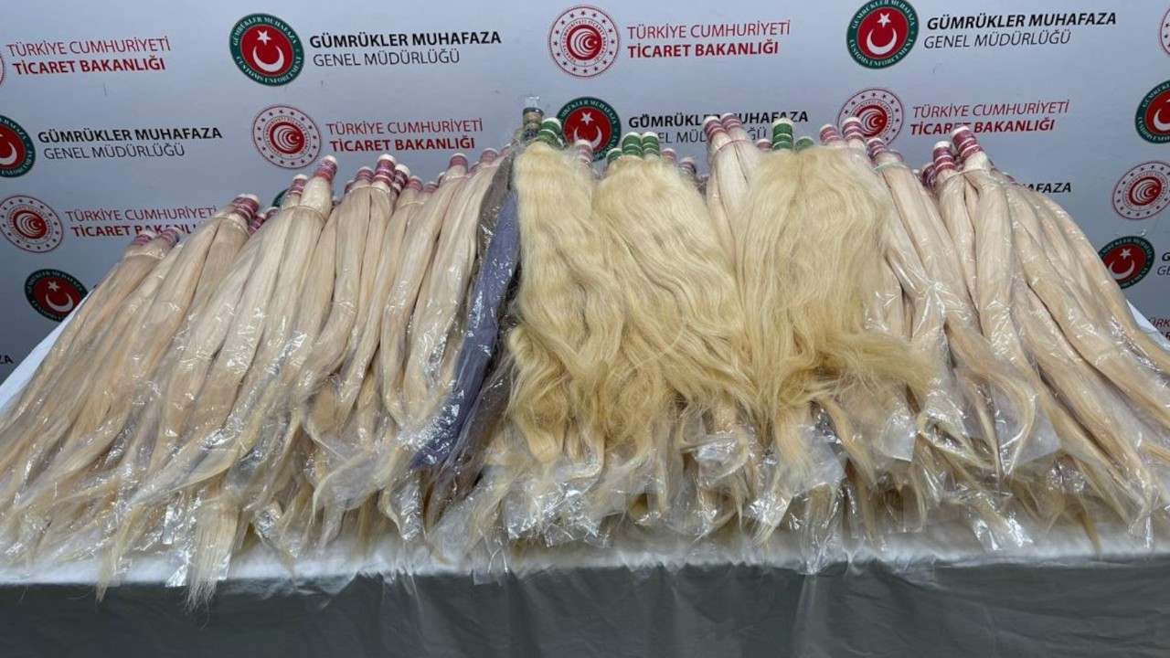 Sabiha Gökçen'de 262 kaçak insan saçı ele geçirildi