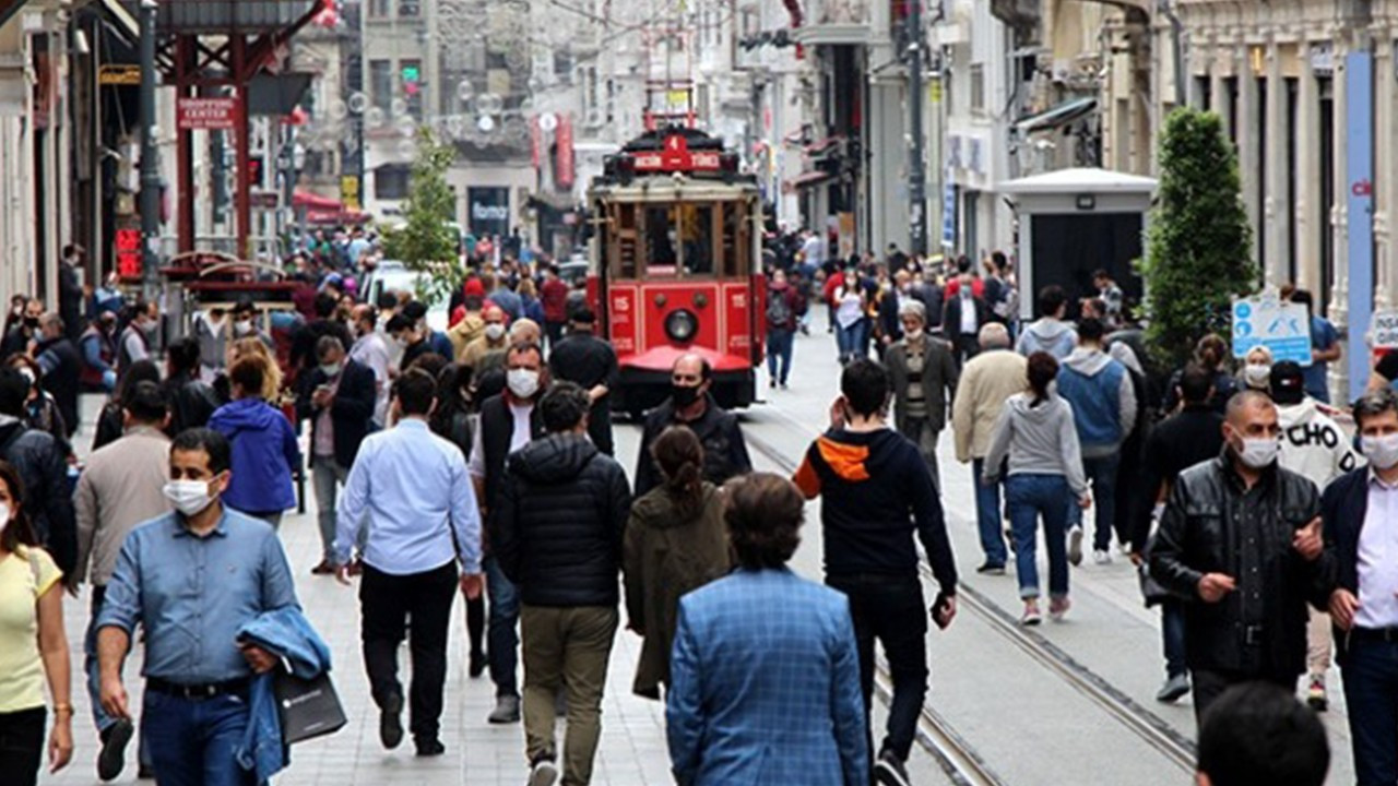 Türkiye'nin DNA'sı: Yüzde 31'i modern, 45'i muhafazakar, 24'ü dindar