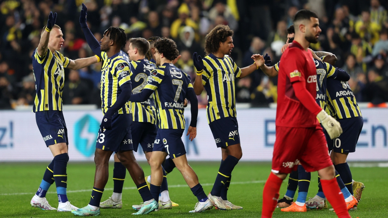 Fenerbahçe'den Kadıköy'de gol yağmuru: 5-1