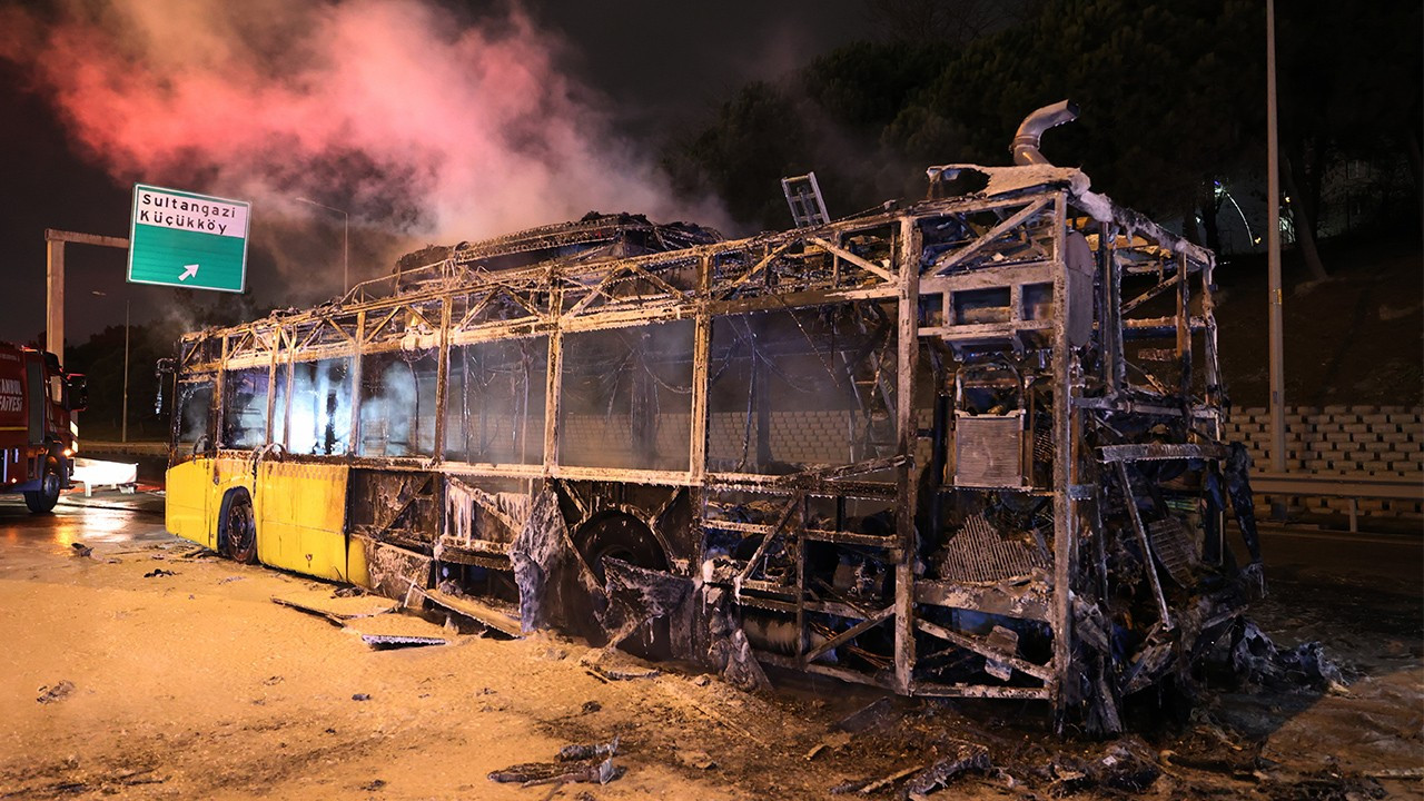 TEM'de İETT otobüsü yandı