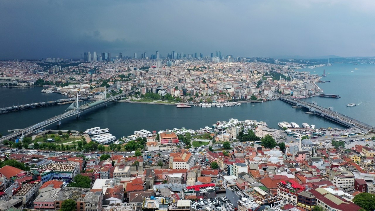 'Bütün bütçeyi harcasak bile İstanbul'daki yapı stokunu yenileme şansı yok'