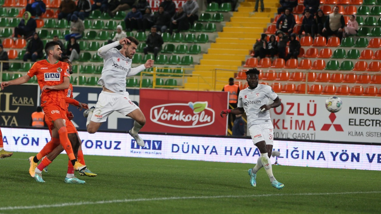 Sivasspor, Alanya'da 3 golle kazandı