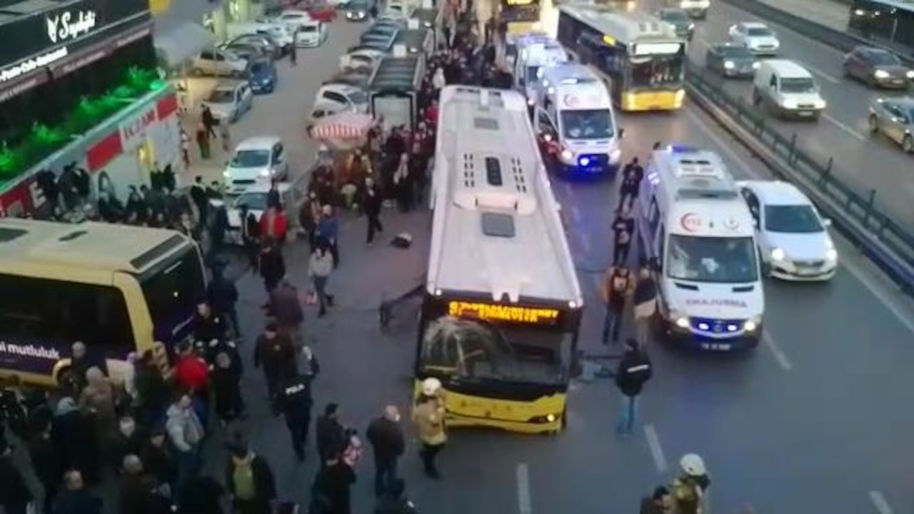 Bahçelievler'de İETT otobüsü durağa girdi: 1 ölü, 5 yaralı
