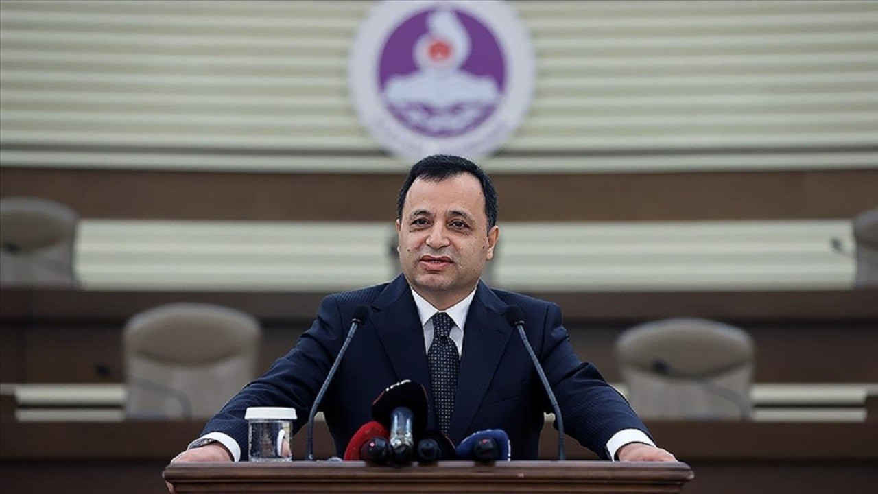 Siyasi liderlerden yeniden AYM Başkanı seçilen Arslan'a tebrik