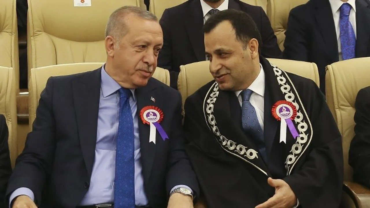 Erdoğan'dan AYM Başkanı seçilen Zühtü Arslan’a tebrik