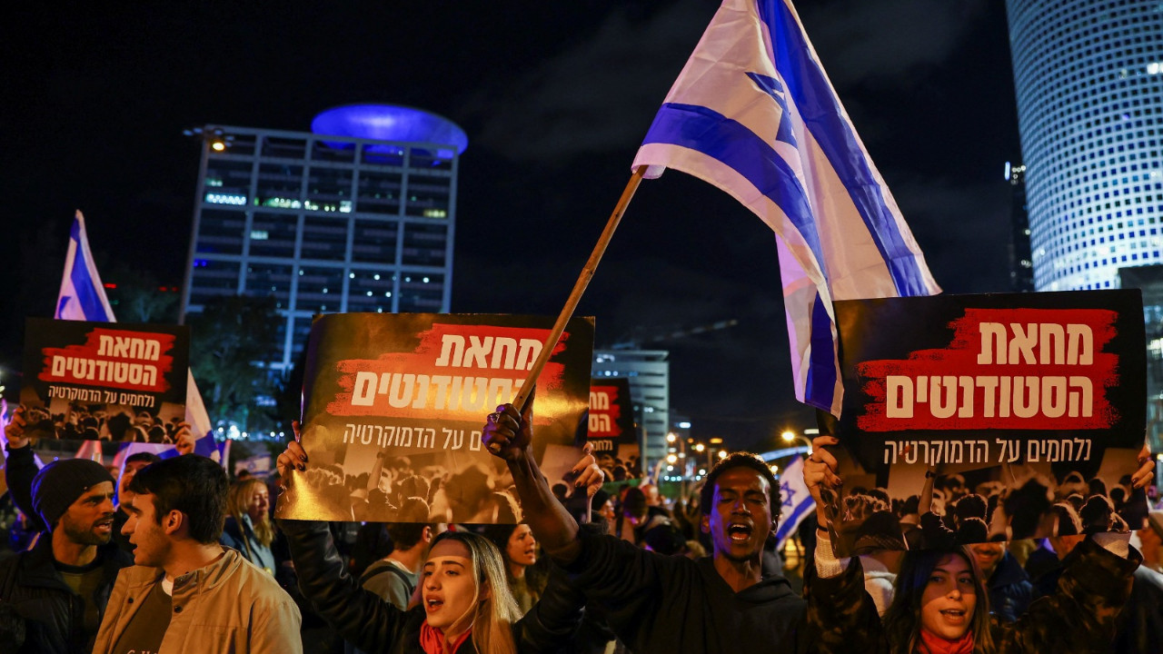İsrail'de protestolar beşinci haftasında: 'Diktatörlüğe hayır'