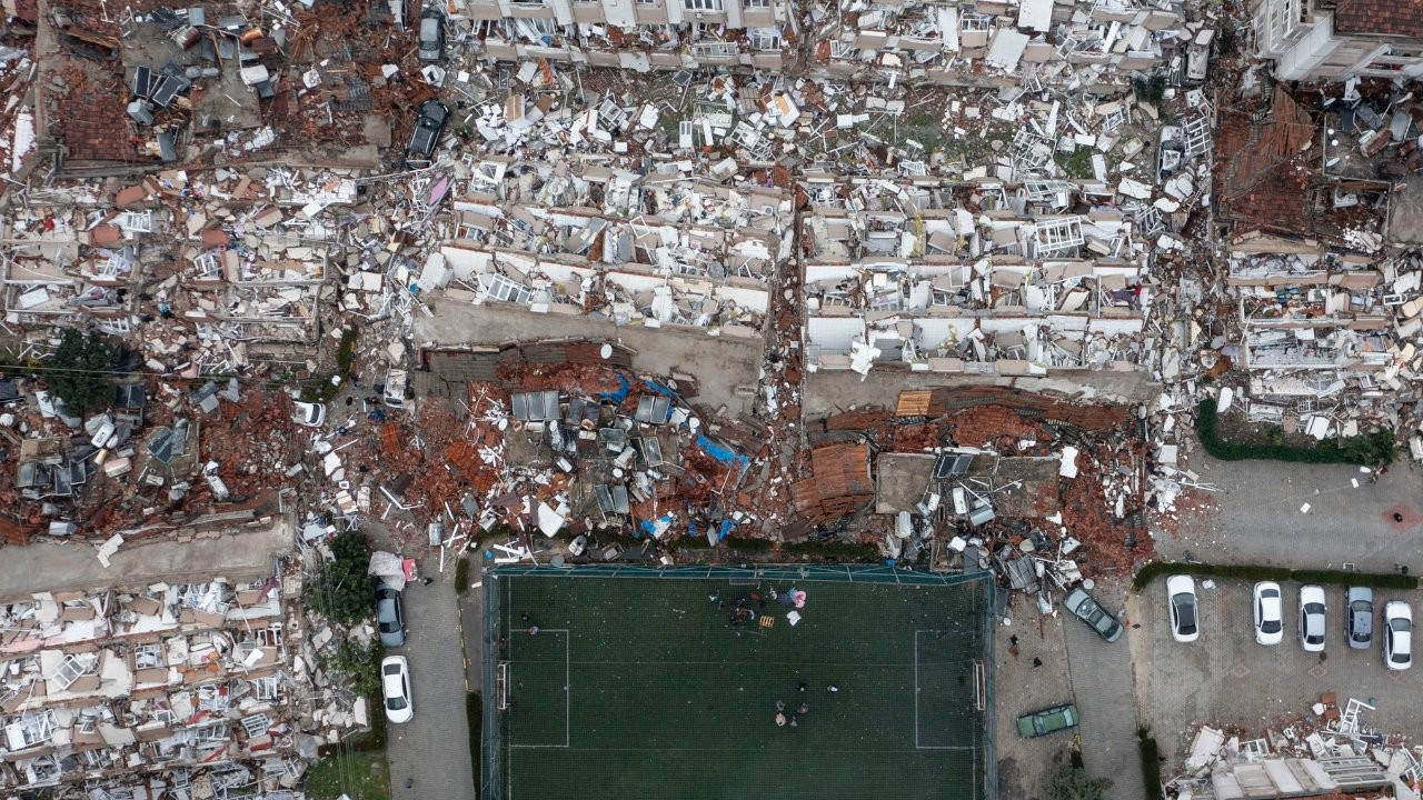 İzmirli depremzedelerden dayanışma kampanyası
