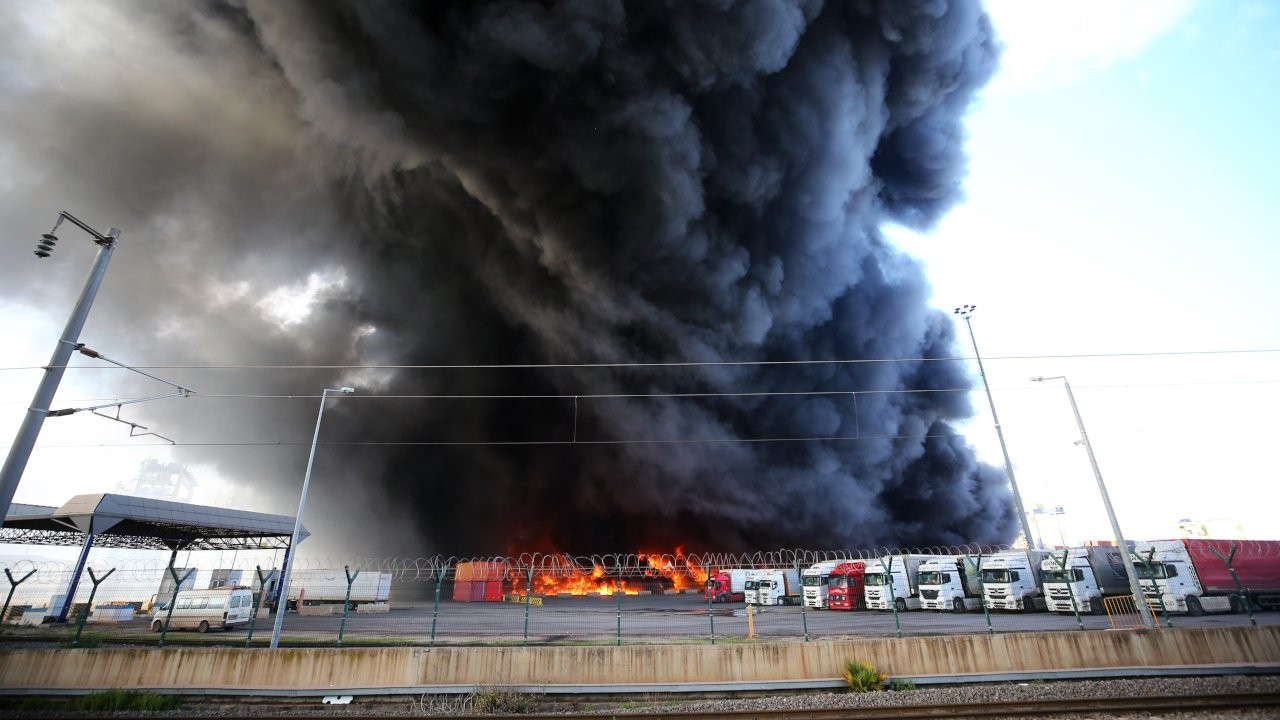 İskenderun Limanı'na yangın söndürme bombası atıldı