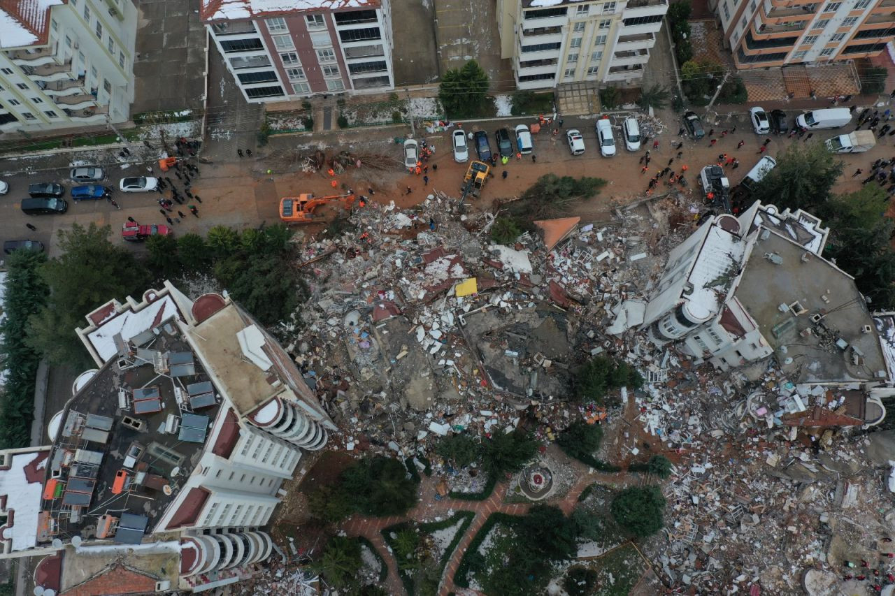 Antep'te depremin ikinci günü: Hava şartları çalışmaları zorluyor... - Sayfa 3